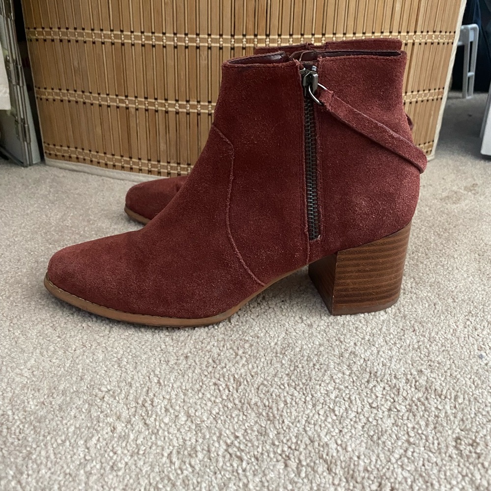 Sole Society Bootie (7.5 burgundy)